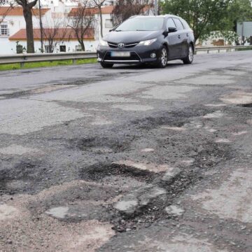 Las lluvias destapan una endémica falta de mantenimiento en las carreteras de Andalucía