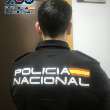 Detenido un entrenador de fútbol base en Málaga por agresión sexual a tres menores: un padre descubrió charlas telefónicas