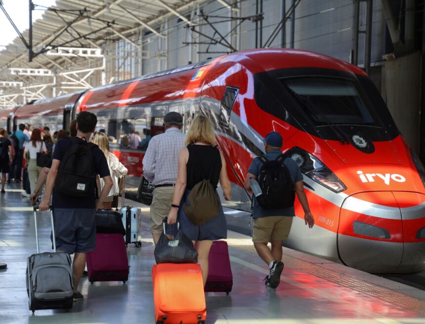 Iryo aplicará un Erte a 40 empleados en Málaga por el corte de la línea de alta velocidad a Madrid Iryo aplicará un Erte a 40 empleados en Málaga por el corte de la línea de alta velocidad a Madrid