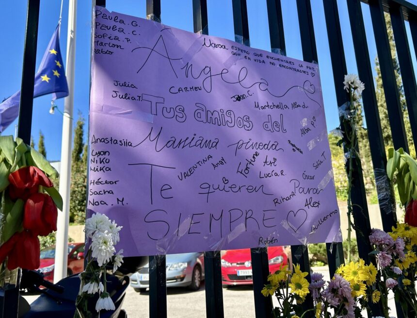 Educación insiste en que "no hubo alerta" de acoso escolar a la menor de Benalmádena mientras la Policía indaga en sus redes Educación insiste en que «no hubo alerta» de acoso escolar a la menor de Benalmádena mientras la Policía indaga en sus redes