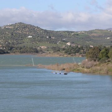 La Viñuela bate récord: el embalse anota su tercer máximo histórico