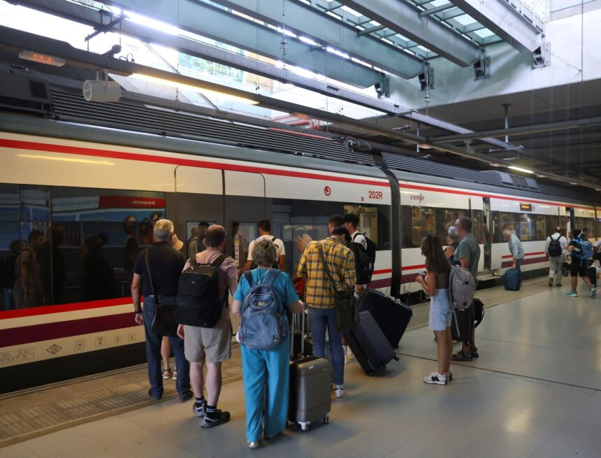 Incidencias en el Cercanías: tres trenes entre Málaga y Fuengirola suprimidos y otro a Álora con demoras