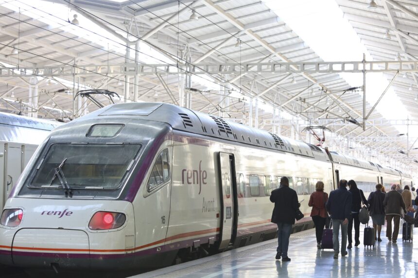 El Avant Málaga-Sevilla también necesitará autobús hasta Antequera