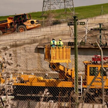 El Gobierno llama a la “tranquilidad” por las conexiones ferroviarias y destaca que Renfe “sigue operando” y hay más vuelos a Madrid El Gobierno llama a la “tranquilidad” por las conexiones ferroviarias y destaca que Renfe “sigue operando” y hay más vuelos a Madrid