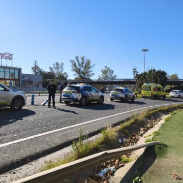 Atropellan a un viajero de 30 años en Málaga tras intentar cruzar por una zona indebida a la altura del aeropuerto Atropellan a un viajero de 30 años en Málaga tras intentar cruzar por una zona indebida a la altura del aeropuerto