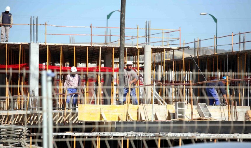 Un piso nuevo en Málaga cuesta más de 240.000 euros y se lleva el 72% del sueldo medio Un piso nuevo en Málaga cuesta más de 240.000 euros y se lleva el 72% del sueldo medio