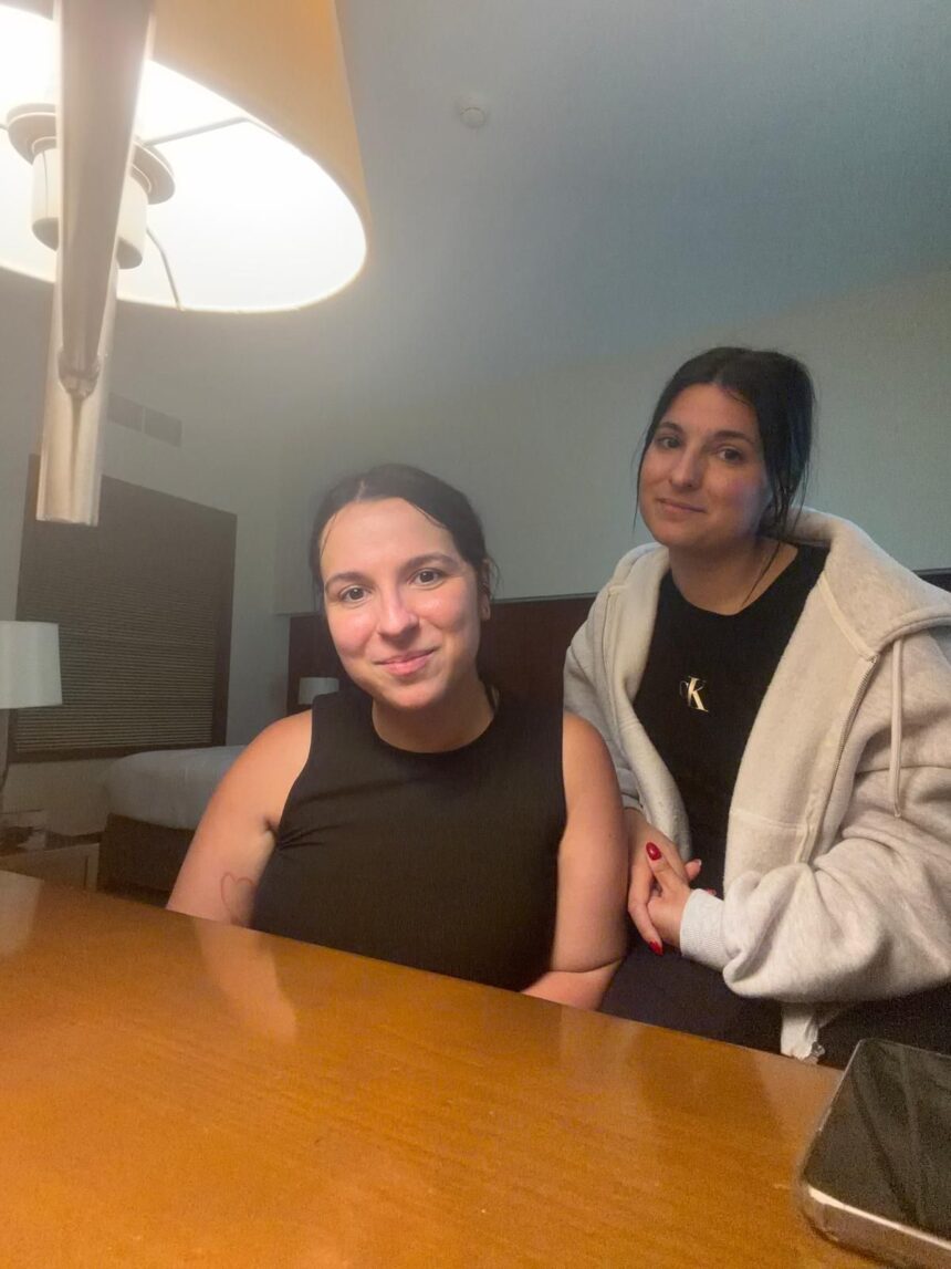 Dos hermanas de Málaga, atrapadas en Abu Dhabi: «Sonaron las alarmas y empezaron las bombas muy cerca»