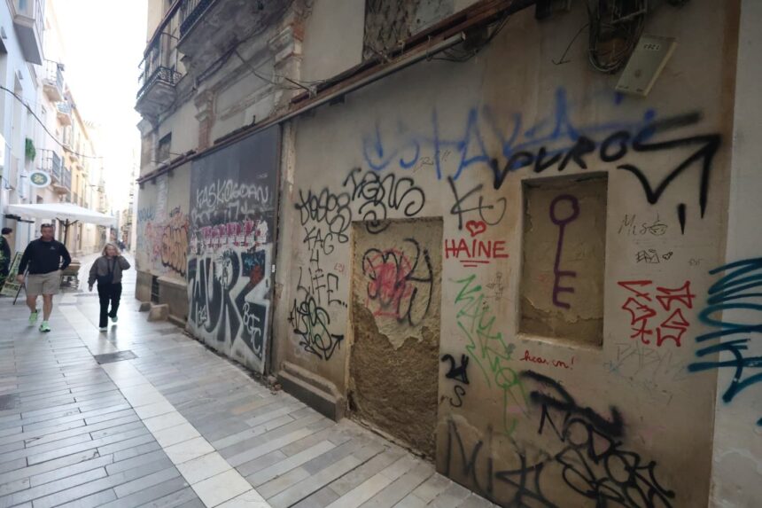 Compran el edificio ‘abandonado’ de calle Beatas por 3,4 millones para hacer apartamentos turísticos