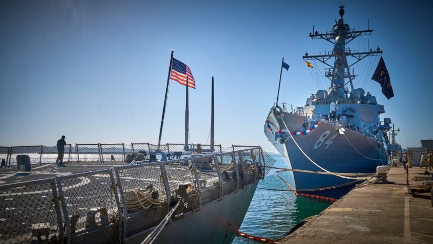 EEUU envía dos destructores con base en Rota al Mediterráneo para defender a Israel