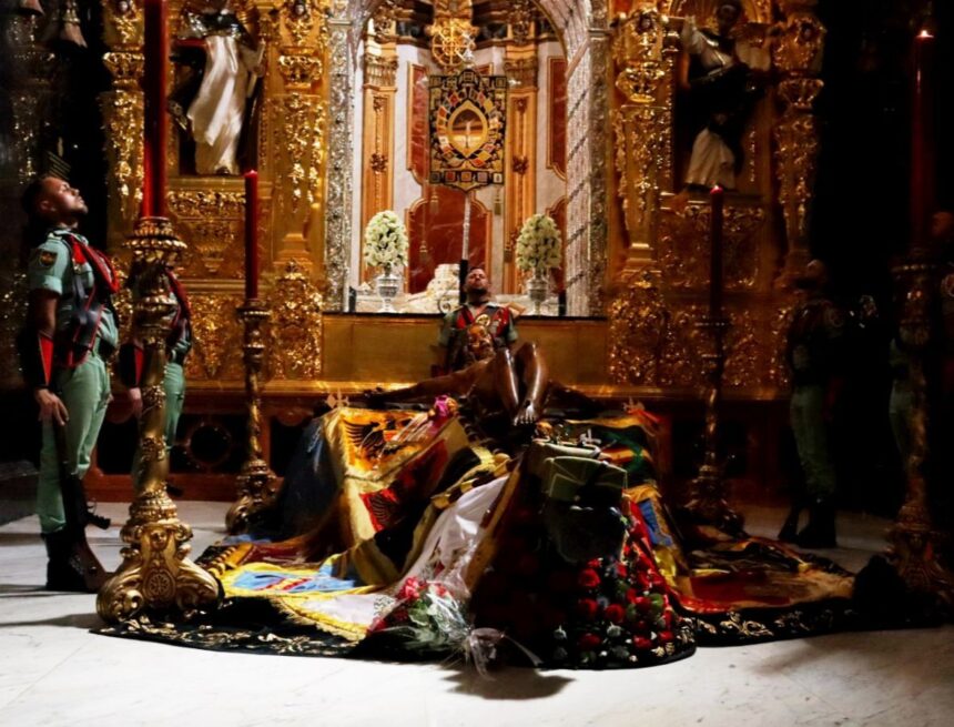 Las guardias de la Legión al Cristo de la Buena Muerte en Málaga, en fotos Las guardias de la Legión al Cristo de la Buena Muerte en Málaga, en fotos