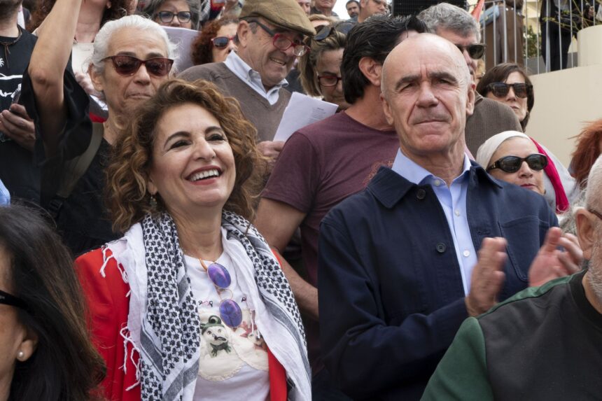 Montero atribuye el adelanto electoral a que «Moreno teme el repunte del PSOE»