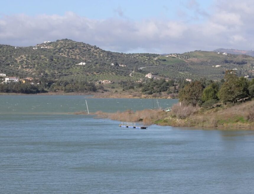 Los ayuntamientos de la Axarquía dejan de tener limitaciones ante el uso de agua potable Los ayuntamientos de la Axarquía dejan de tener limitaciones ante el uso de agua potable