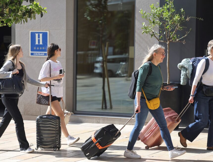 El corte del AVE hace que el ‘verano del empleo’ llegue más tarde a Málaga
