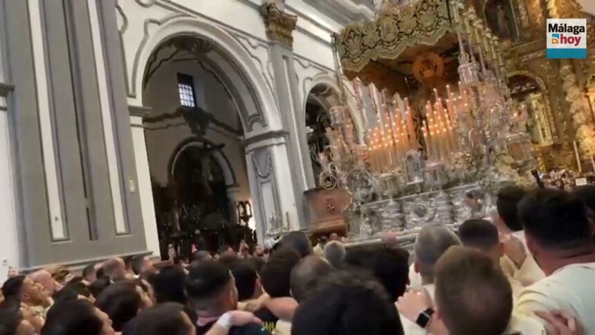 El himno de Lágrimas y Favores cantado por los hombres de trono en San Juan
