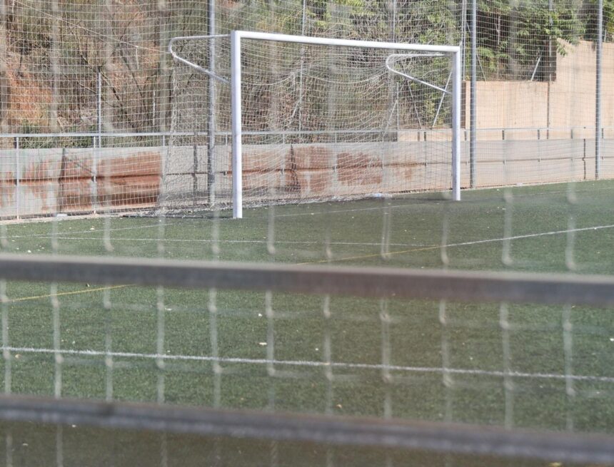 Denuncian ante la Fiscalía a un árbitro por insultar a niños en un partido de fútbol base en Málaga: "Maricona, deja de llorar" Denuncian ante la Fiscalía a un árbitro por insultar a niños en un partido de fútbol base en Málaga: «Maricona, deja de llorar»