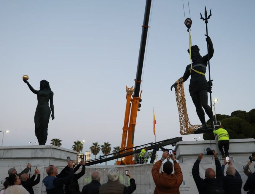 El Puerto de Málaga culmina el montaje de las dos esculturas de Neptuno y Venus El Puerto de Málaga culmina el montaje de las dos esculturas de Neptuno y Venus