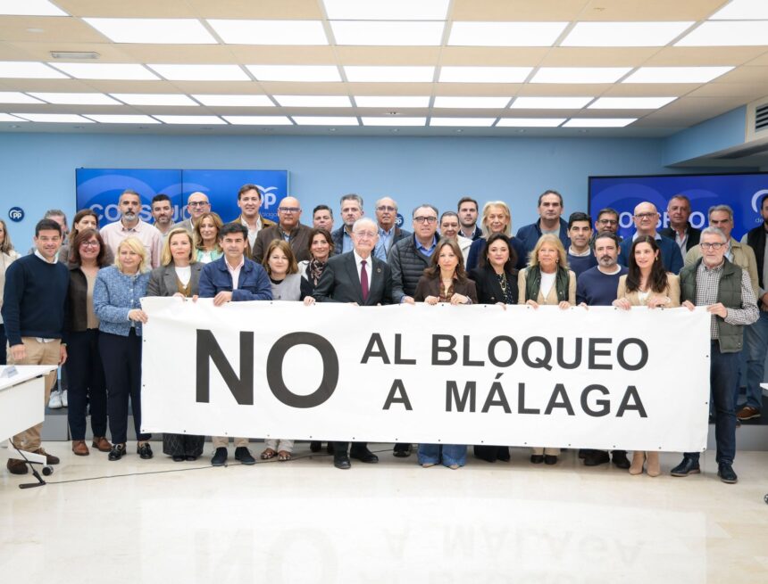 Los alcaldes del PP de Málaga exigen más inversión ferroviaria y la recuperación urgente del AVE con Madrid Los alcaldes del PP de Málaga exigen más inversión ferroviaria y la recuperación urgente del AVE con Madrid