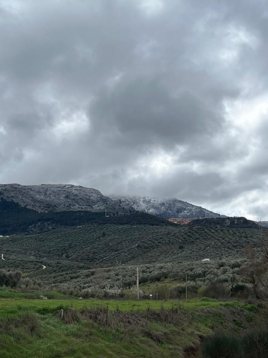 Nevadas en las cumbres y granizadas en Málaga