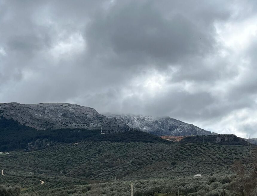 Nevadas en las cumbres y granizadas en Málaga