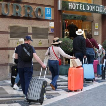 Expertos en turismo creen que Málaga podrá “tolerar” el impacto por no tener AVE