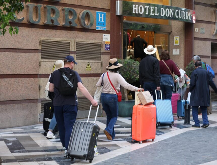 Expertos en turismo creen que Málaga podrá “tolerar” el impacto por no tener AVE