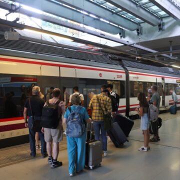 El sector turístico de Málaga reclama al Gobierno inversiones en recursos hidráulicos, eléctricos y de movilidad