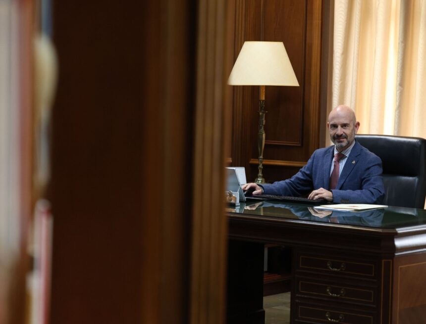 El Gobierno tacha de «carroñeros políticos» a los representantes del PP en Málaga por querer sacar «rédito» del corte del AVE