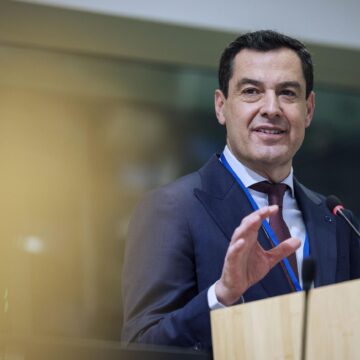 Moreno carga contra el corte del tren en Málaga: «En Cataluña ya habrían cesado a alguien»