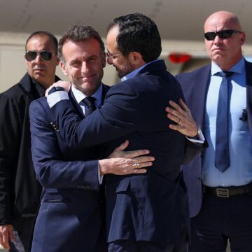 Macron anuncia una «misión defensiva» internacional para abrir el estrecho de Ormuz