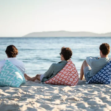 El confort redefine el verano: por qué el puff de playa es el nuevo imprescindible