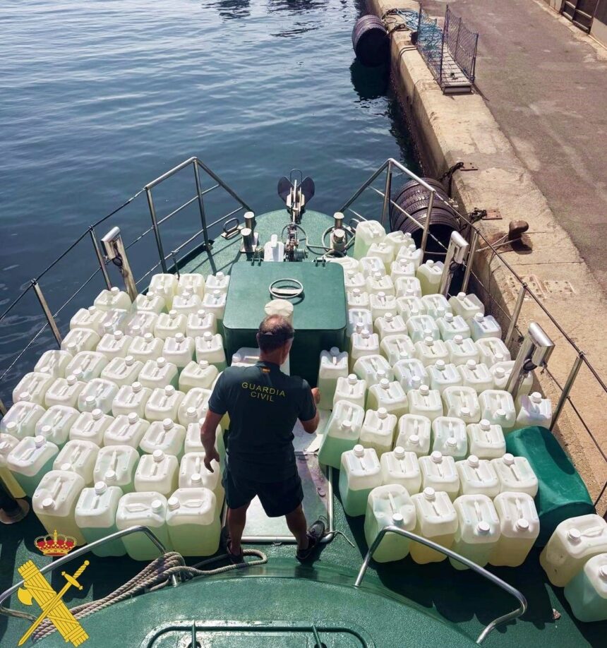 La lucha contra el narco marítimo en la Costa del Sol: 18 lanchas incautadas y 12 destruidas