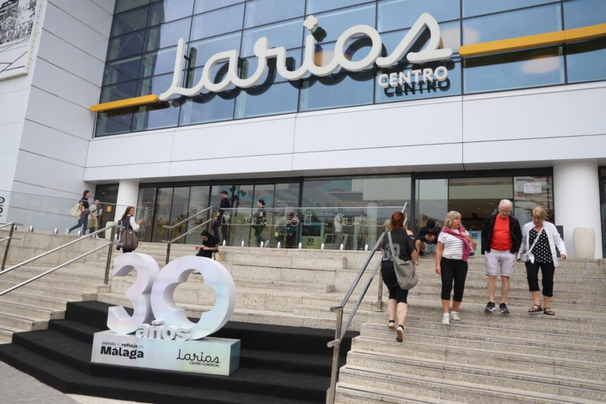 El centro comercial Larios celebra 30 años de transformación al compás de Málaga