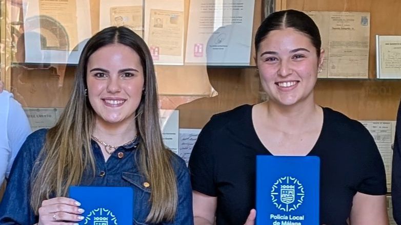 Lucía y Belén, las dos estudiantes que devolvieron una cartera con más de 1.000 euros: "Nos gustaría que hicieran lo mismo" Lucía y Belén, las dos estudiantes que devolvieron una cartera con más de 1.000 euros: «Nos gustaría que hicieran lo mismo»