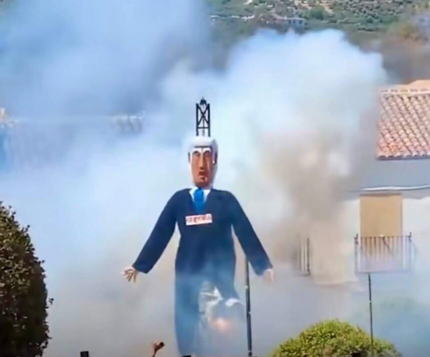 Israel ve antisemitismo en la quema de un muñeco de Netanyahu en una fiesta de El Burgo