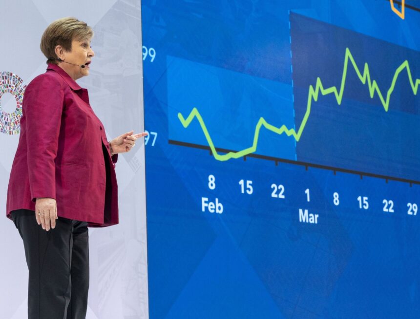 El FMI advierte que la guerra en Oriente Medio podría causar una "recesión global" El FMI advierte que la guerra en Oriente Medio podría causar una «recesión global»