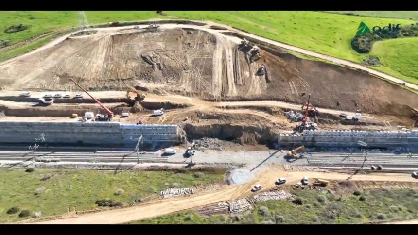 Así avanzan, desde el aire, las obras en Álora por el corte del AVE entre Málaga y Madrid