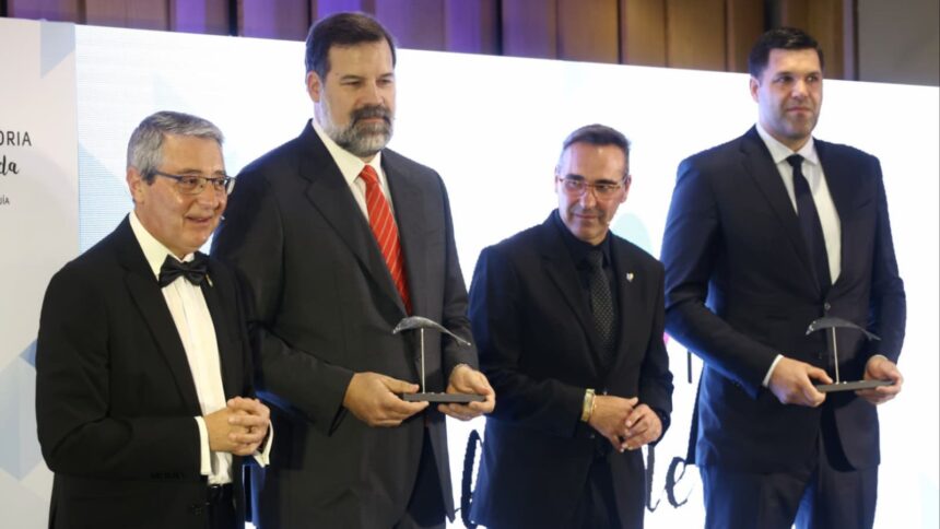Rincón de la Victoria reconoce con el Boquerón de Plata a los hermanos Reyes