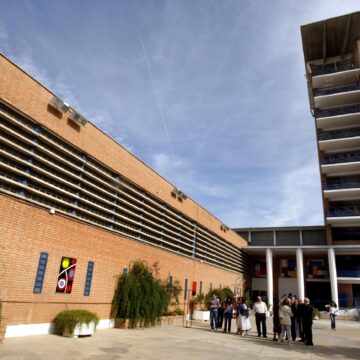 Presos se cruzan mensajes enrollados en pilas para cerrar ‘negocios’ en la cárcel de Alhaurín de la Torre