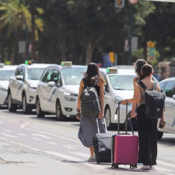 Guerra abierta entre los taxistas y el Ayuntamiento de Málaga por 60 nuevas licencias
