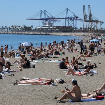 Abril adelanta el verano en Málaga, con playas llenas y más de 28 grados