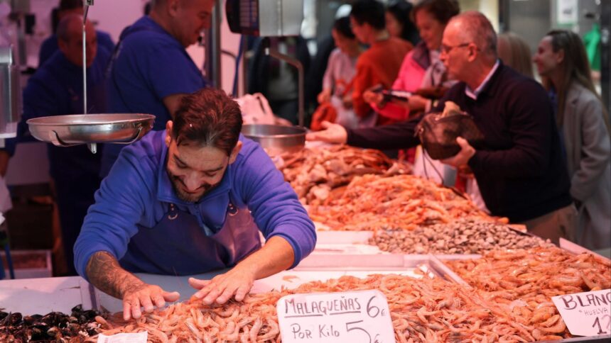 El Mercado de Atarazanas seguirá cerrado por las tardes: sólo un comerciante a favor de abrir
