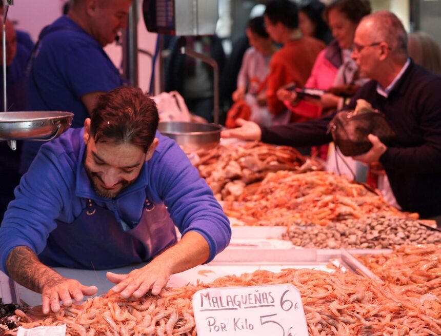 El Mercado de Atarazanas seguirá cerrado por las tardes: sólo un comerciante a favor de abrir