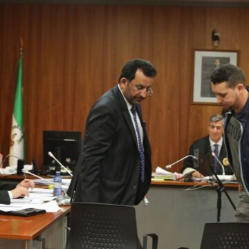 La Audiencia Provincial pide a la jueza que emita la orden de busca y captura contra el jeque Al-Thani y sus hijos La Audiencia Provincial pide a la jueza que emita la orden de busca y captura contra el jeque Al-Thani y sus hijos