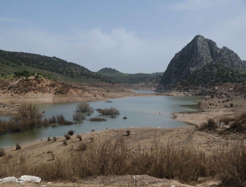 El incierto futuro de la presa de Montejaque, el fracaso de una obra faraónica El incierto futuro de la presa de Montejaque, el fracaso de una obra faraónica