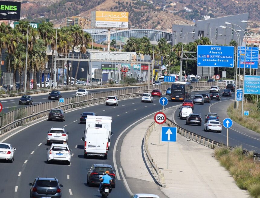El trámite ambiental tiene atascada la ampliación a cinco carriles de la autovía entre Málaga y Torremolinos El trámite ambiental tiene atascada la ampliación a cinco carriles de la autovía entre Málaga y Torremolinos