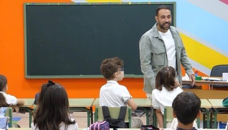 La despedida al 'profe Javi', muerto en un accidente en Pedregalejo: "El corazón de nuestro colegio está roto" La despedida al ‘profe Javi’, muerto en un accidente en Pedregalejo: «El corazón de nuestro colegio está roto»