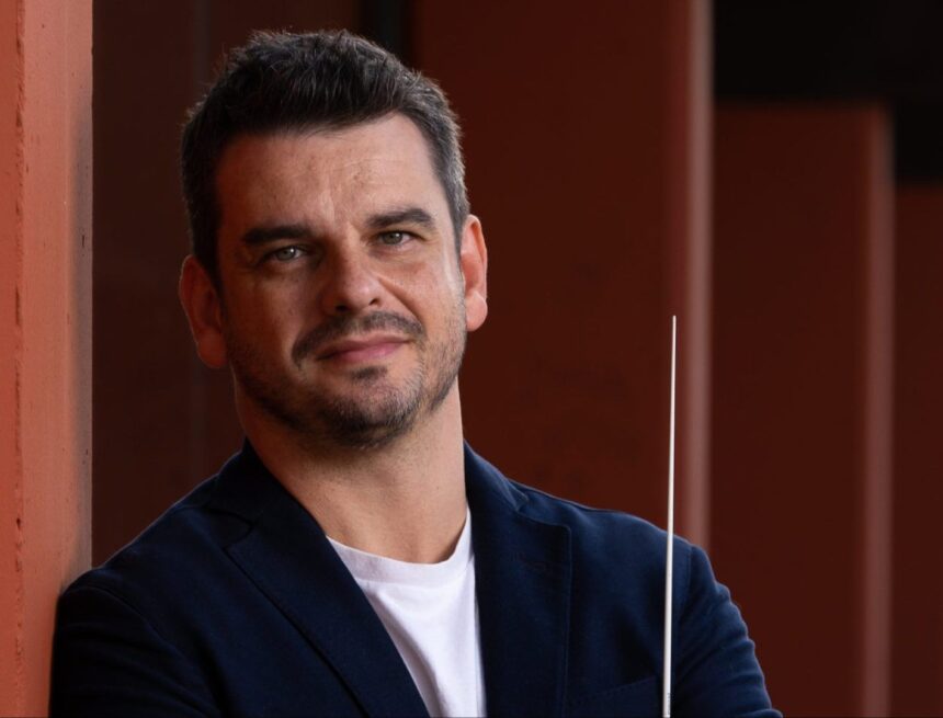Muere a los 43 años el director de orquesta malagueño Víctor Eloy López, figura clave de la nueva dirección española Muere a los 43 años el director de orquesta malagueño Víctor Eloy López, figura clave de la nueva dirección española