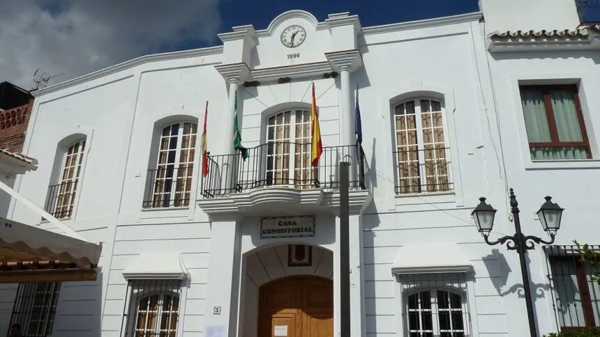 Investigan si la concejala de Moclinejo detenida robó joyas y las vendió en negocios de compraventa de oro