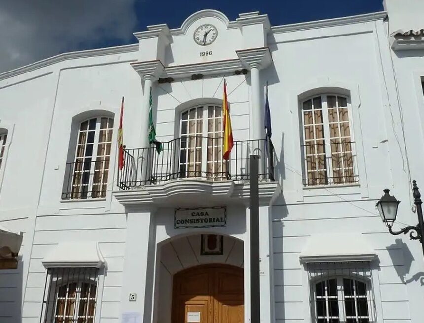 Investigan si la concejala de Moclinejo detenida robó joyas y las vendió en negocios de compraventa de oro Investigan si la concejala de Moclinejo detenida robó joyas y las vendió en negocios de compraventa de oro