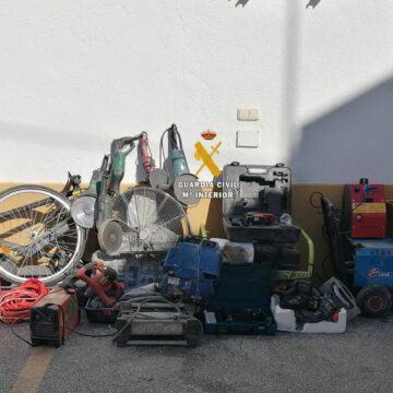 La Guardia Civil detiene en Mijas a cinco personas de un red dedicada al robo de maquinaria industrial